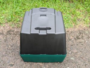 Fangkorb des Bosch EasyMower 18V-32-200 Akku-Rasenmähers zusammengebaut von hinten