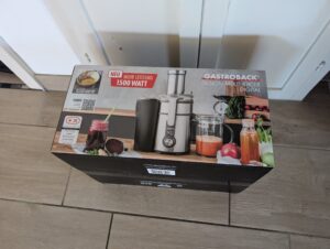 Gastroback Design Multi Juicer Digital Entsafter Karton seitliche Ansicht