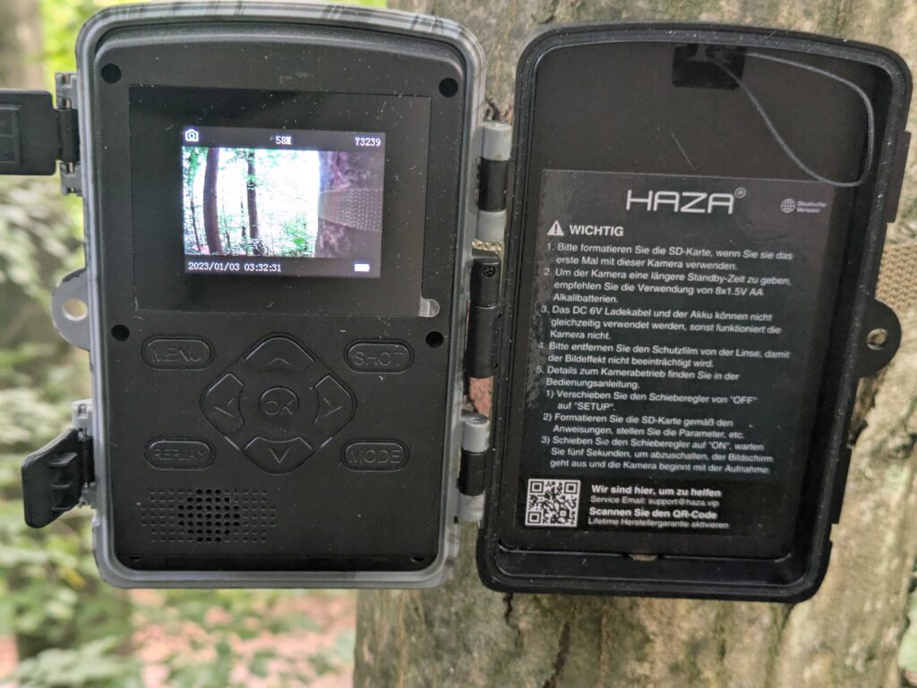 Haza PR800 Wildkamera Display in Benutzung (2)