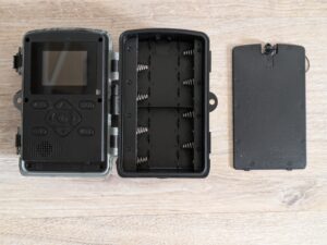 Haza PR800 Wildkamera geöffnet ohne Batterien