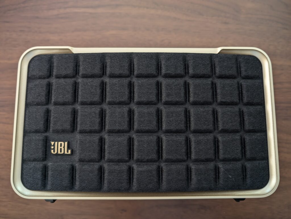 JBL Authentics 200 Smart Home Bluetooth-Lautsprecher von vorne