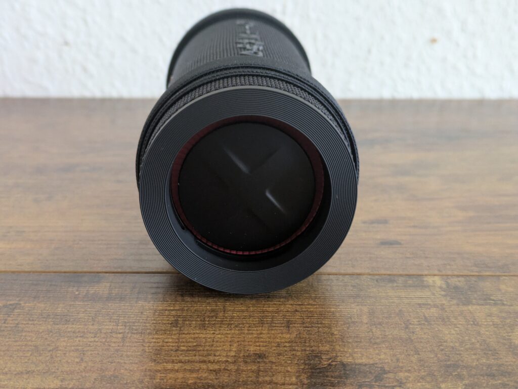 LG xboom Grab by will.i.am Bluetooth-Lautsprecher von der Seite