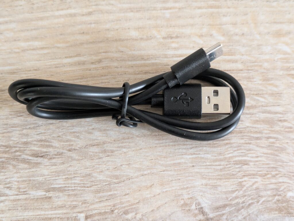 Ladekabel der DEATTI DET T4 Wildkamera