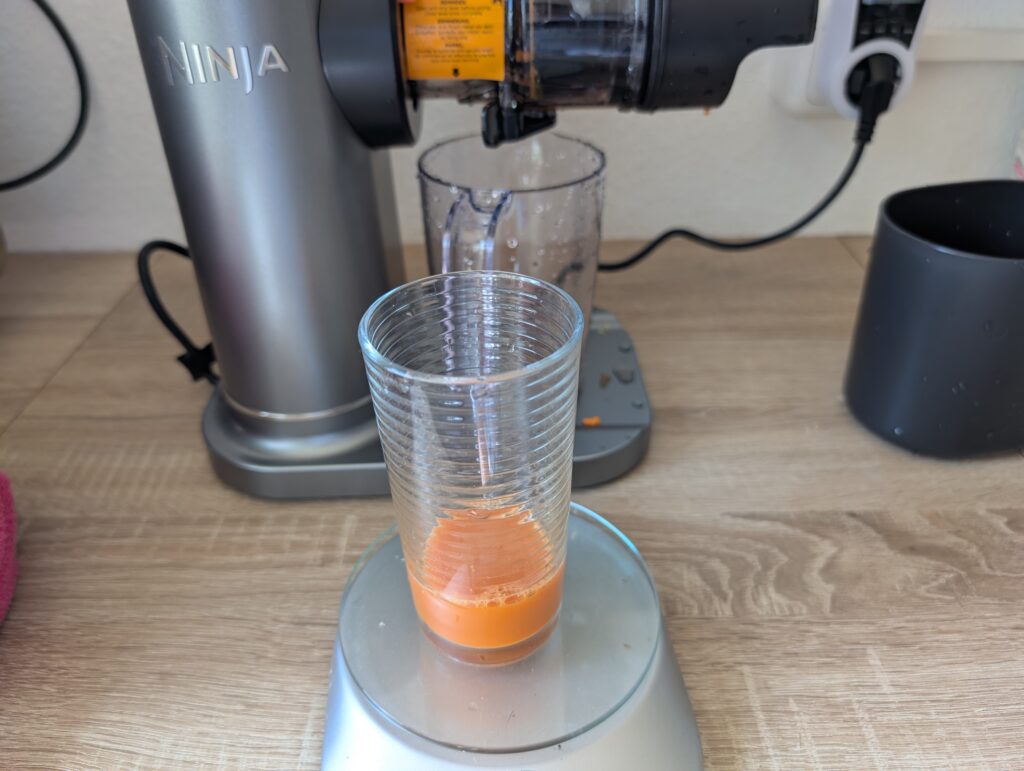 Ninja JC151EU Entsafter Möhrensaft