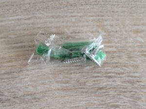 Schrauben der DEATTI DET T4 Wildkamera