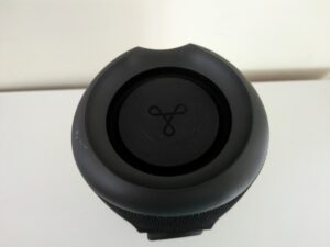 Seite des Tribit StormBox Lava Bluetooth-Lautsprechers
