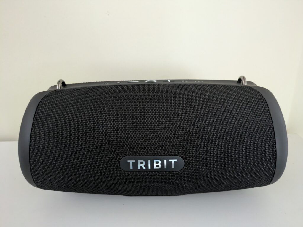 Tribit StormBox Lava Bluetooth-Lautsprecher von vorne