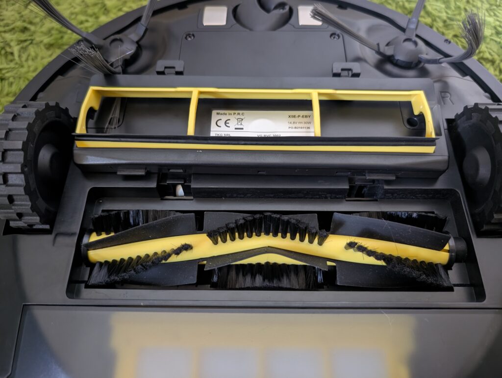 Venga VG RVC 3002 BK Wischroboter Abedeckung von Hauptbürste entfernt