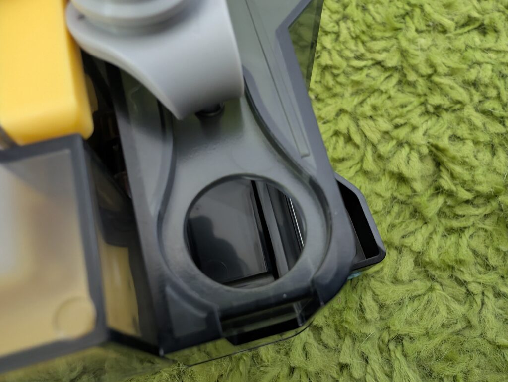 Venga VG RVC 3002 BK Wischroboter Deckel wassertank offen