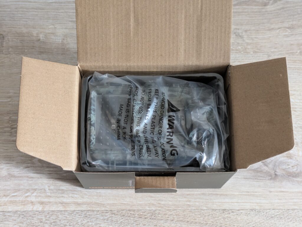 Verpackung der Haza PR800 Wildkamera geöffnet