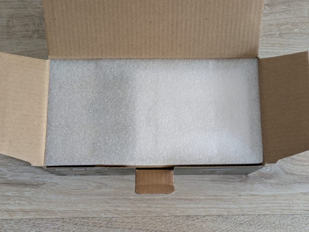 Verpackung der Maxdone PH970S Wildkamera geöffnet