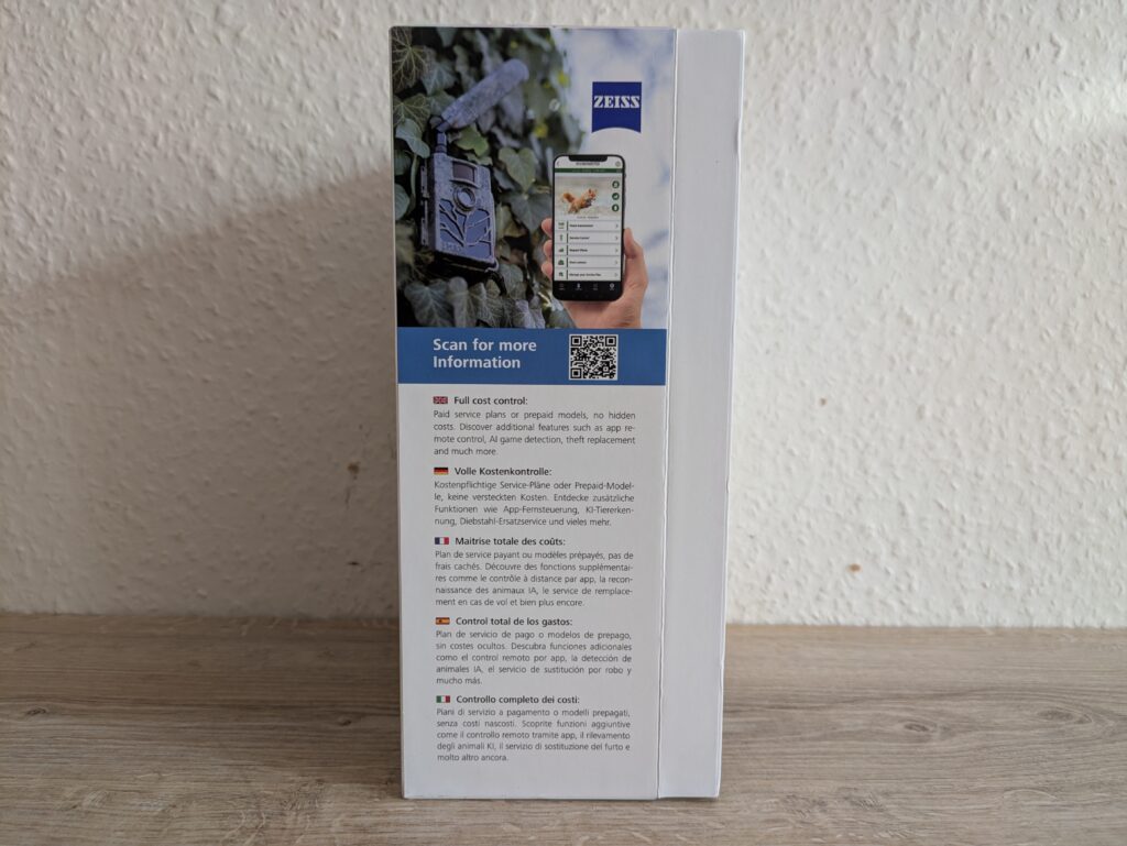 Verpackung der Zeiss Secacam 5 Wildkamera von rechts