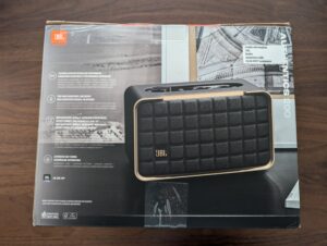 Verpackung des JBL Authentics 200 Smart Home Bluetooth-Lautsprechers oben