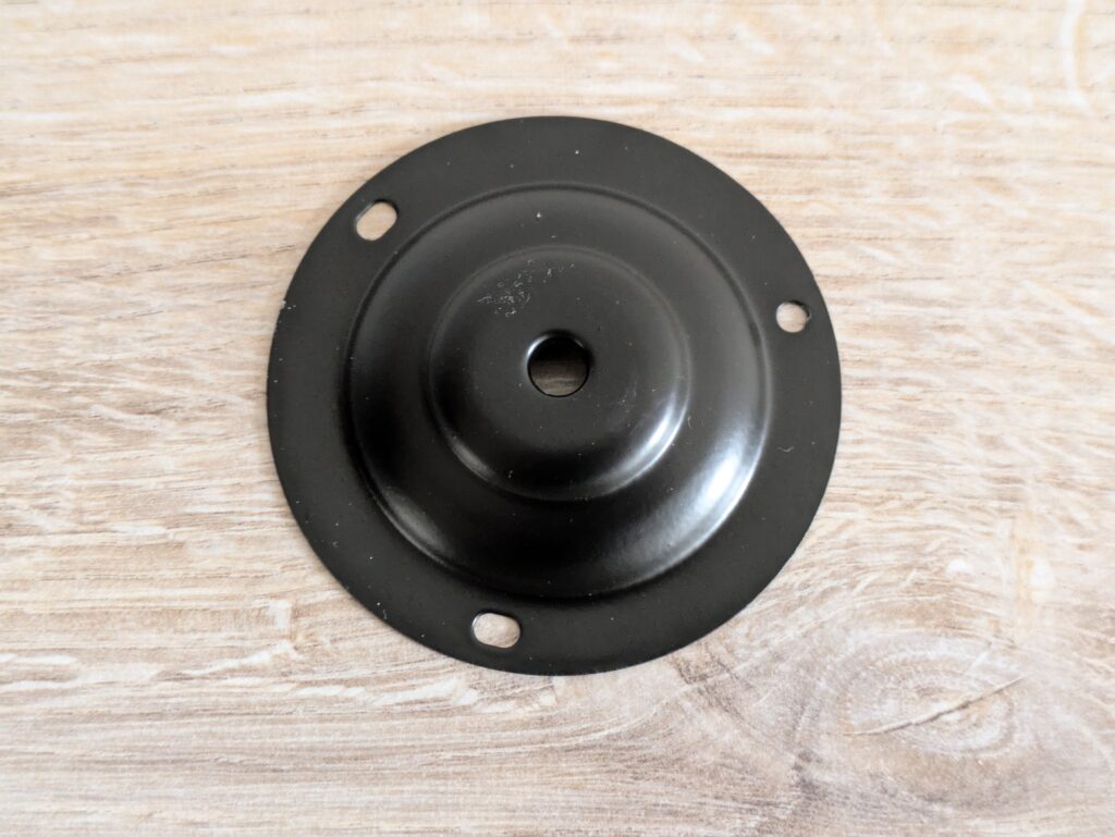 Wandsockel der DEATTI DET T4 Wildkamera von oben