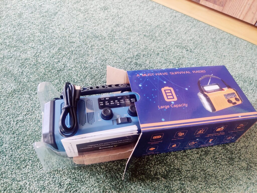 Zpincsipo XSY330 Kurbelradio halb verpackt