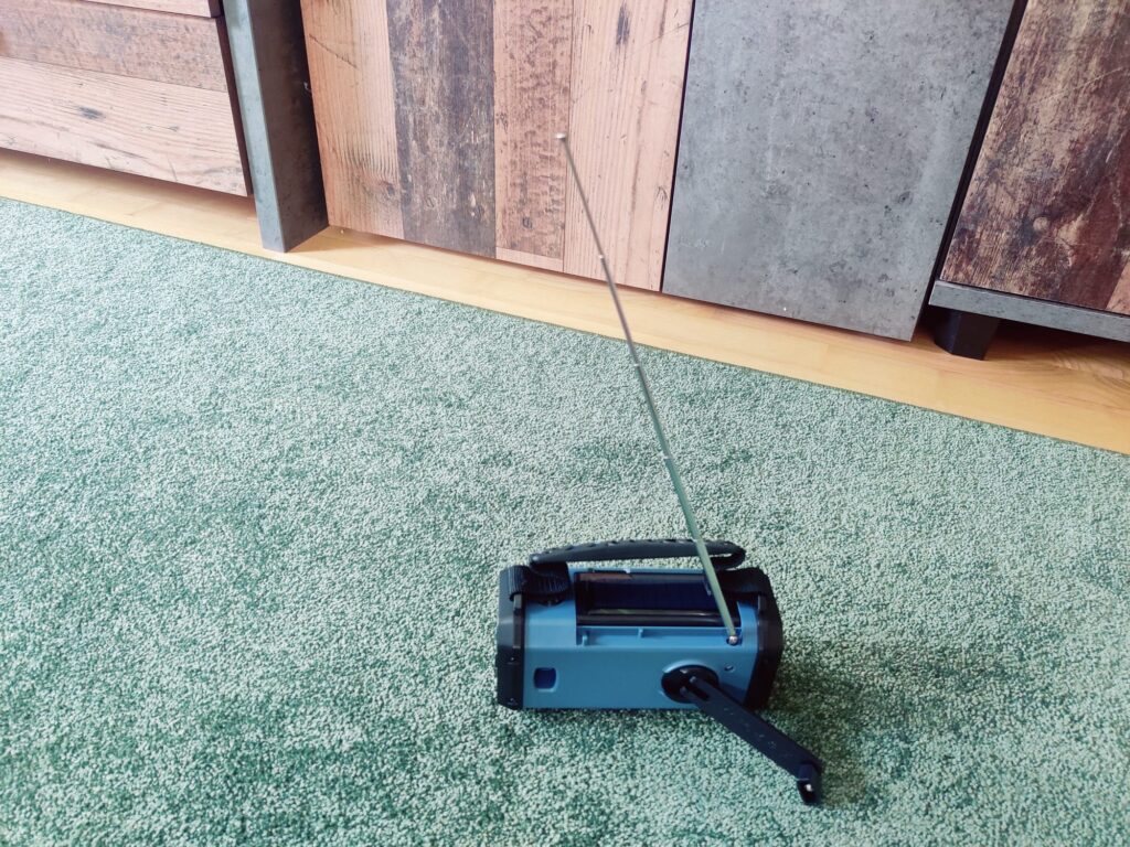 Zpincsipo XSY330 Kurbelradio Teleskopantenne ausgefahren