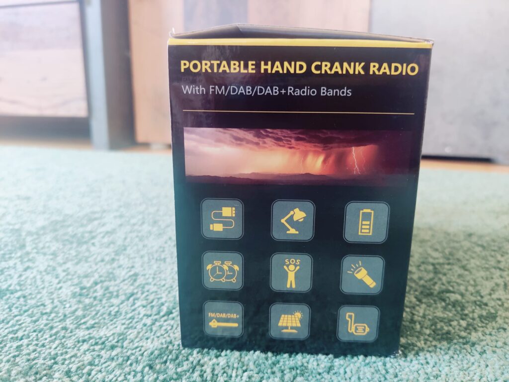 ROCAM CR 1009 Pro Kurbelradio Verpackung seitlich
