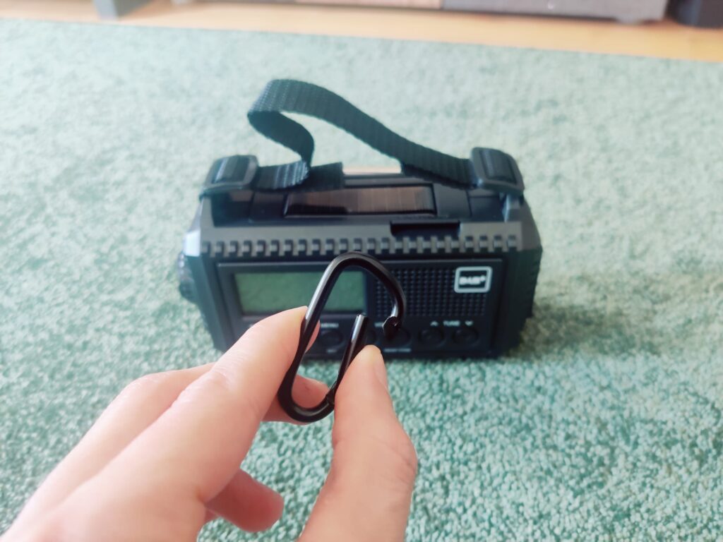 ROCAM CR 1009 Pro Kurbelradio Karabiner Größe
