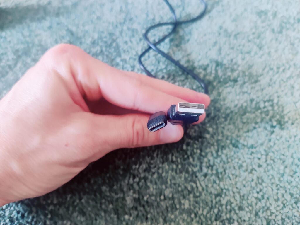 ROCAM CR 1009 Pro Kurbelradio USB-Kabel Anschlüsse
