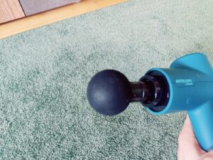 Beurer Antelope BOOM Massagepistole mit Kugelkopf Nahaufnahme