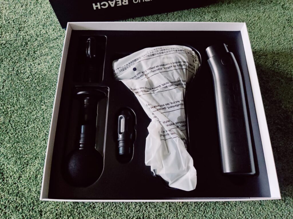 RENPHO Reach R-C007 Massagepistole in der Verpackung