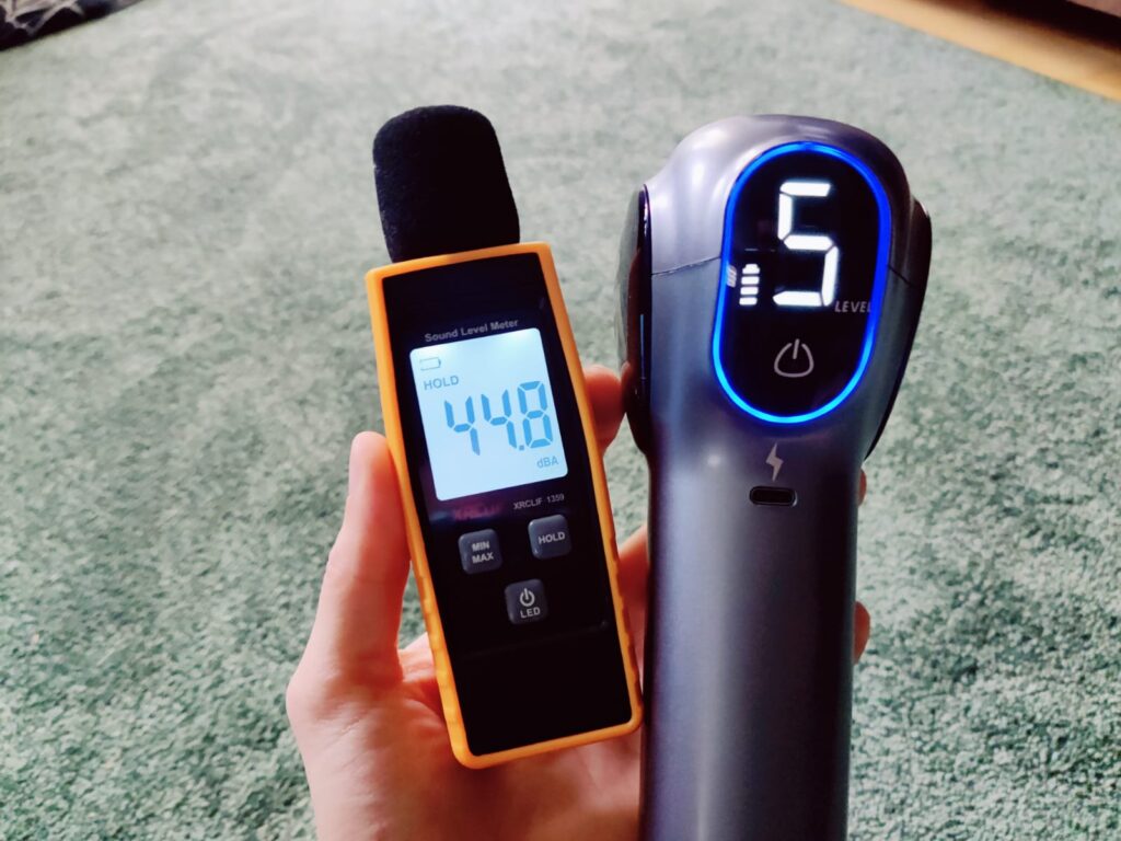 RENPHO Reach R-C007 Massagepistole Lautstärke auf höchster Stufe