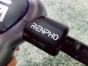 RENPHO Reach R-C007 Massagepistole Schriftzug