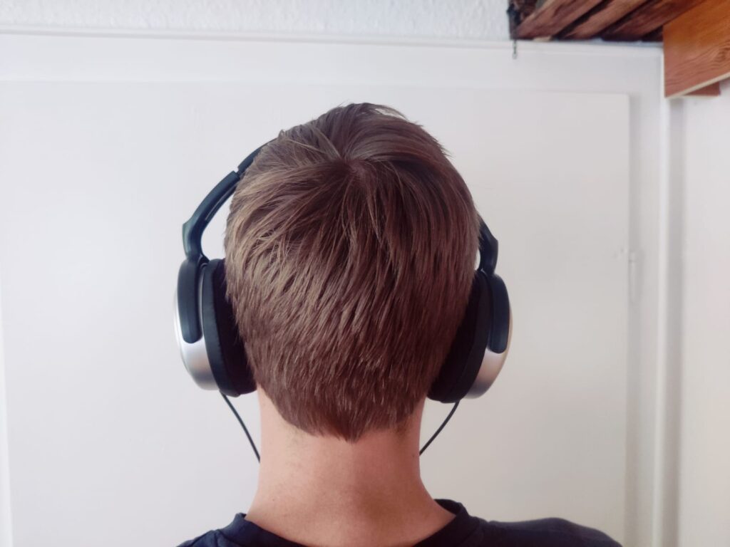 Philips Audio SHP2500/10 Over-Ear-Kopfhörer am Kopf