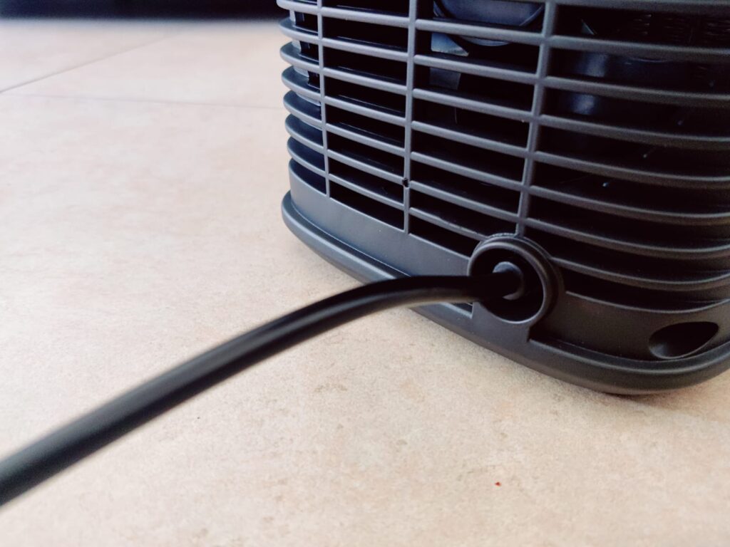 Pelonis PHF101BPBHDE Heizlüfter Kabelanschluss