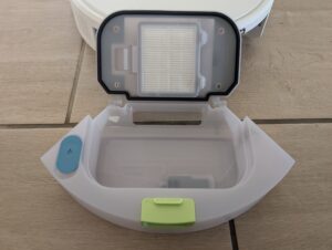 iRobot Roomba 105 Combo Wischroboter Staubbehälter geöffnet