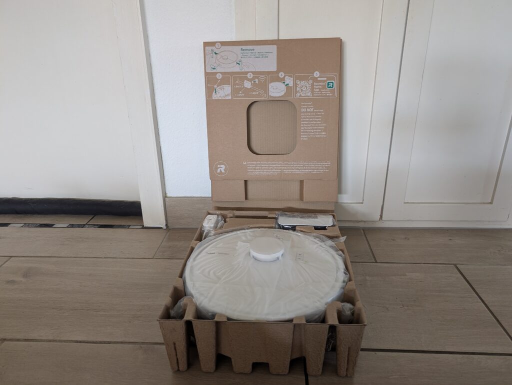 iRobot Roomba 105 Combo Wischroboter Verpackung geöffnet