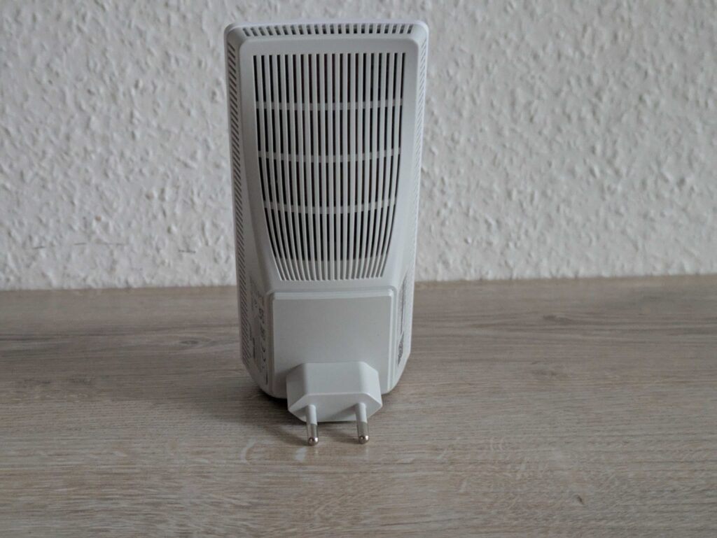 ASUS RP-AX58 AX3000 WLAN-Repeater von hinten