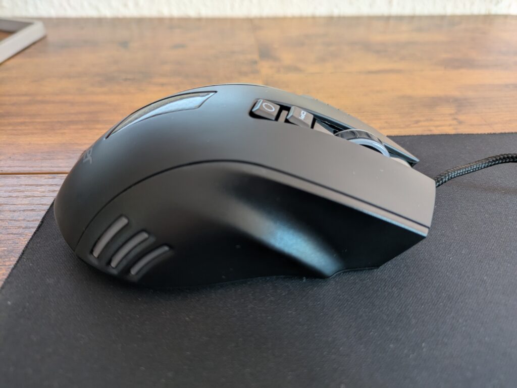 Acer OMW317 Gaming-Maus von rechts
