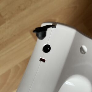 Amazon Basics Fensterstaubsauger Ladeanschluss