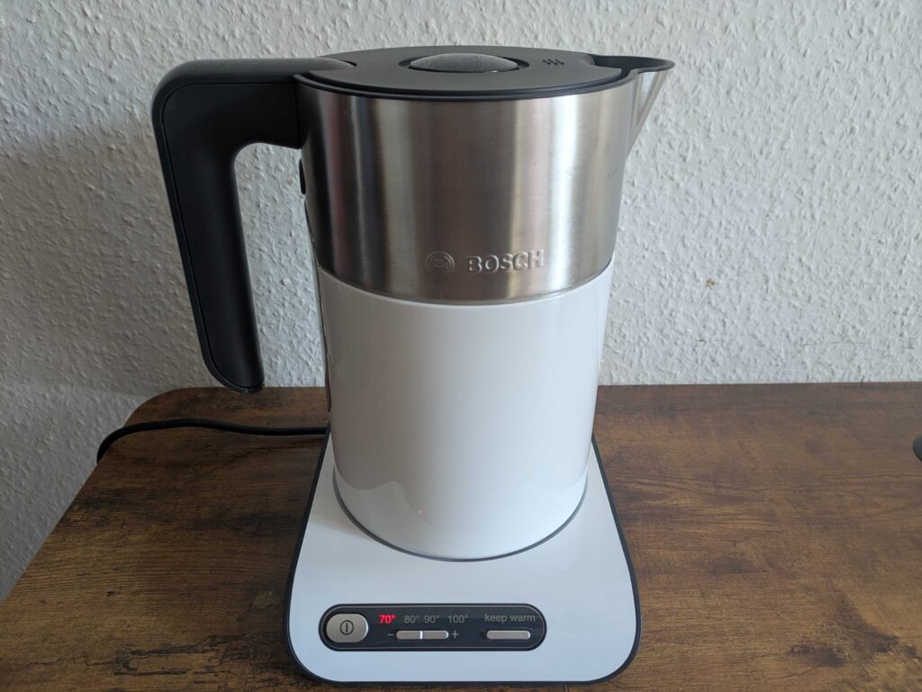 Bosch TWK8611P Wasserkocher in Benutzung