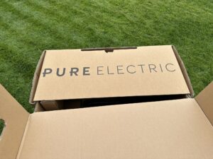 Streetbooster PURE Flex E-Scooter Verpackung halb geöffnet