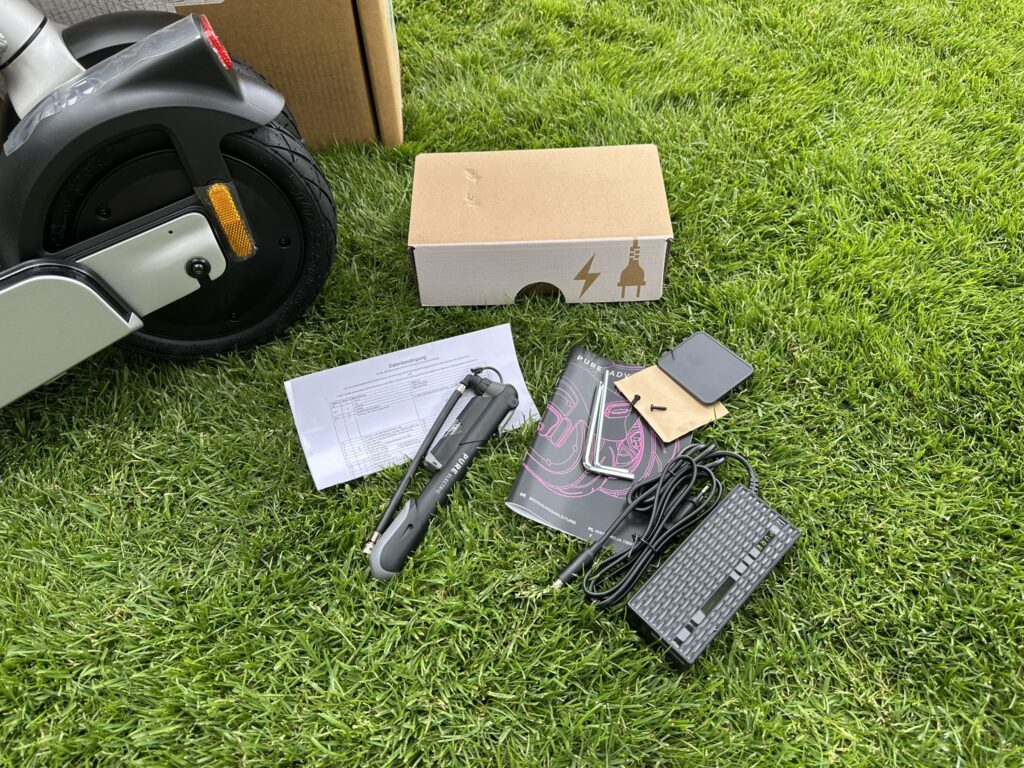 Streetbooster PURE Flex E-Scooter mit Zubehör