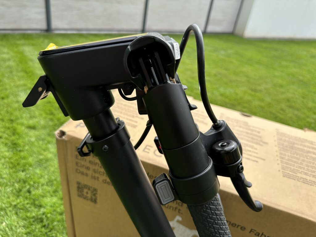Streetbooster PURE Flex E-Scooter Lenkerseite eingeklappt