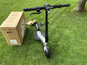 Streetbooster PURE Flex E-Scooter mit Beleuchtung von vorne