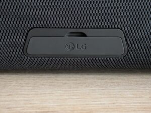 LG XBOOM Go DXG7 Bluetooth-Lautsprecher Anschlussklappe