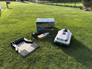 Lieferumfang des ECOVACS Goat A3000 LiDAR Mähroboters