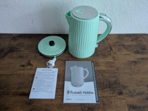 Lieferumfang des Russell Hobbs Eden Wasserkochers