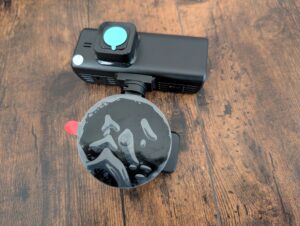 REDTIGER F7N Touch Dashcam von unten mit Halterung