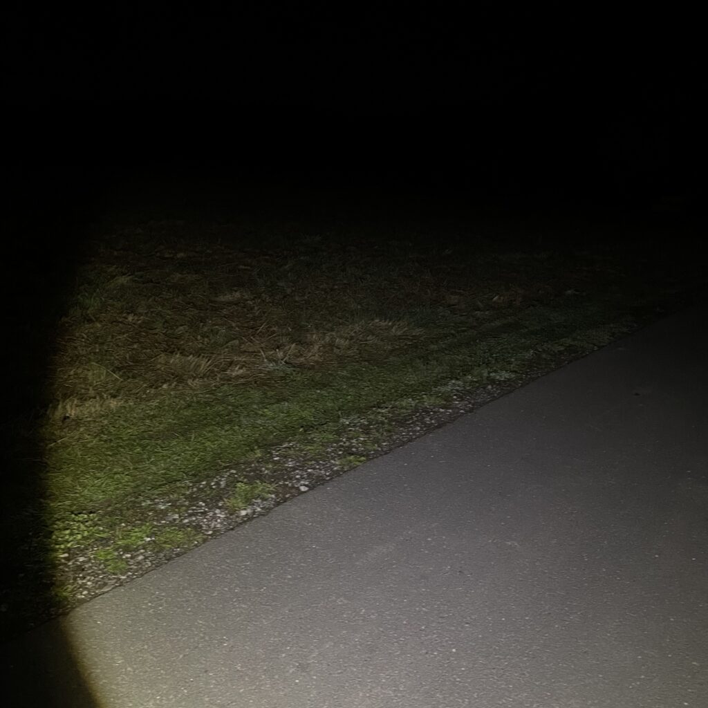 REHKITTZ S1600 LED-Taschenlampe breitester Lichtkegel