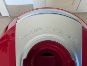 Rowenta Compact Power Staubsauger Detail Locksystem Schlauch