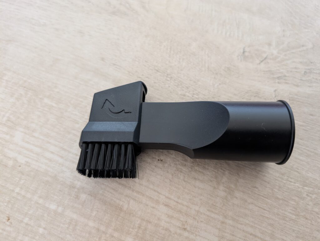 Rowenta Compact Power Staubsauger Fugendüse mit Pinsel ausgeklappt