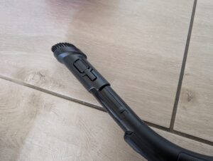 Rowenta Compact Power Staubsauger Handgriff mit Möbelbürste Detail