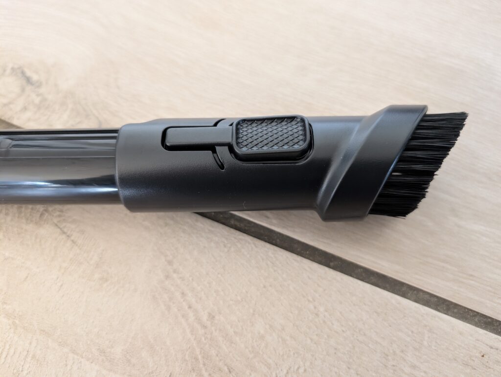 Rowenta Compact Power XXL Classic Staubsauger Möbelpinsel ausgefahren