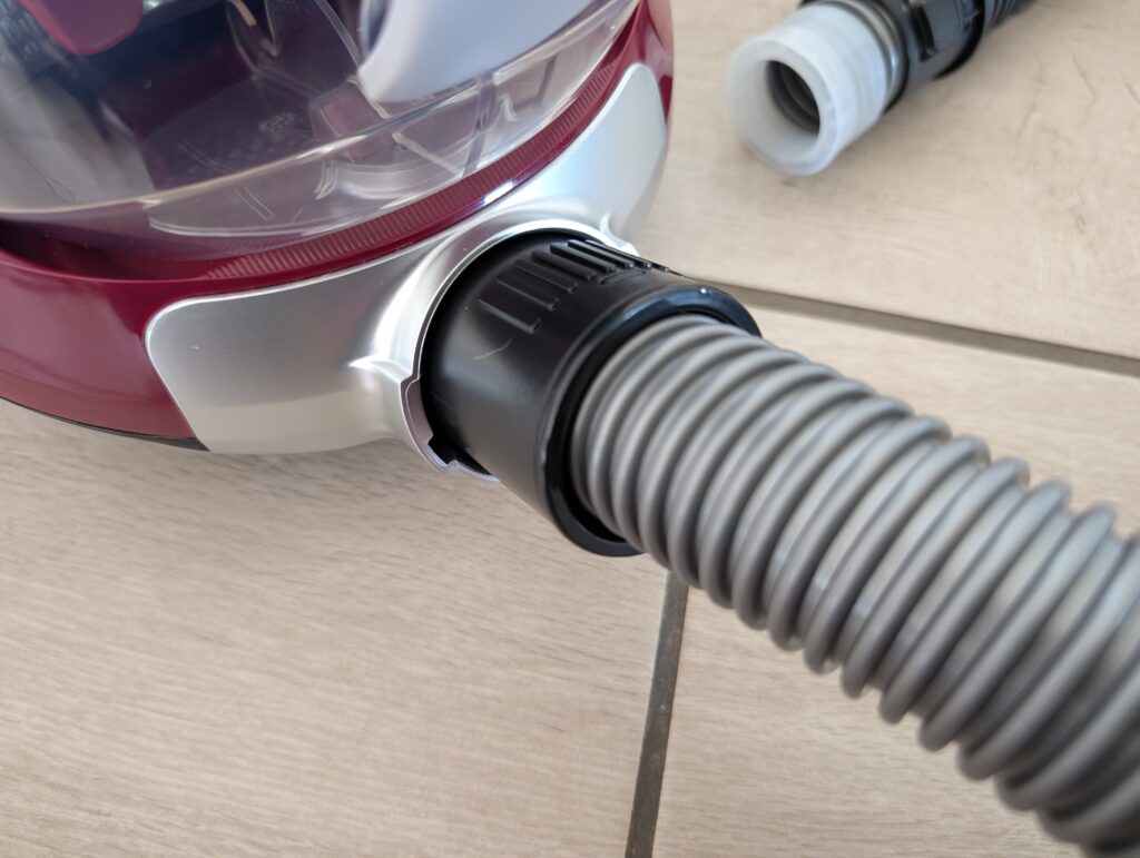 Rowenta Compact Power XXL Classic Staubsauger Schlauch mit Korpus verbunden