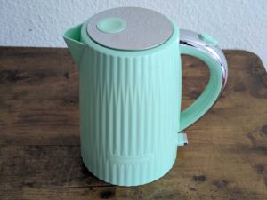 Russell Hobbs Eden Wasserkocher von links
